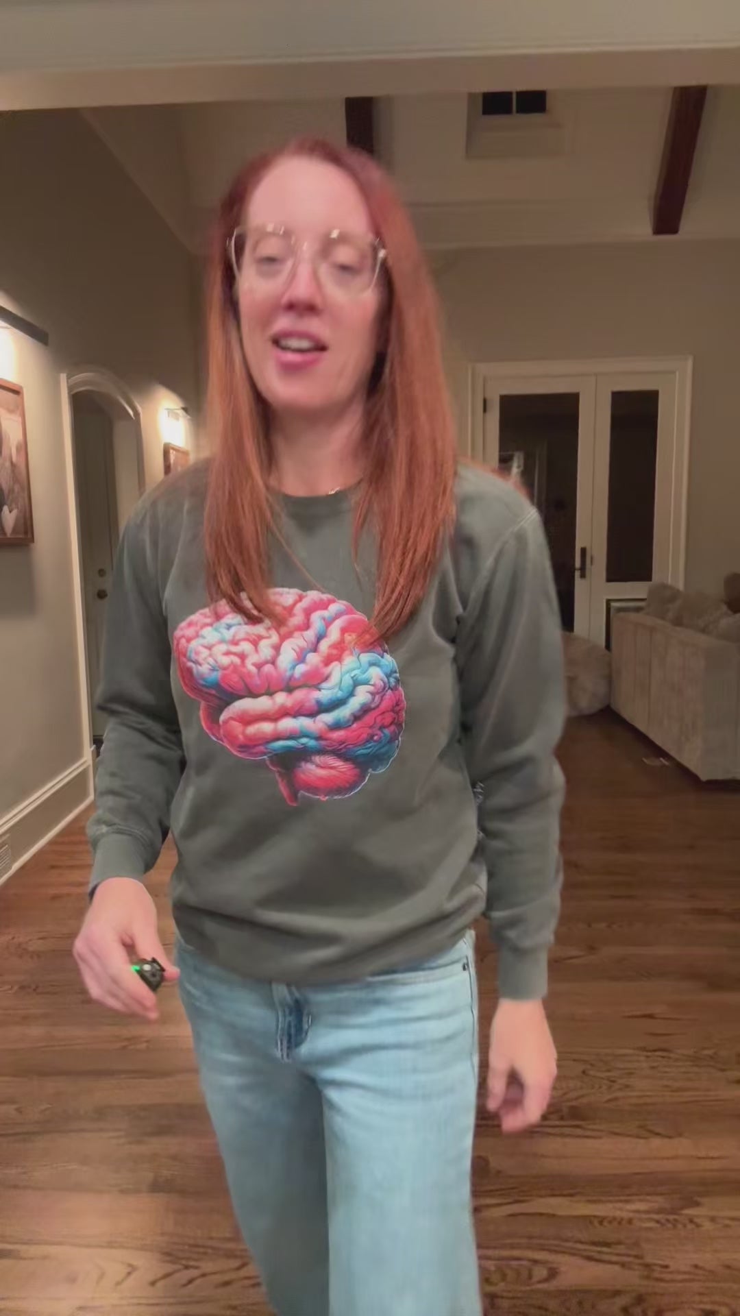Ladyspinedoc does a video highlight on the Big Brain Energy sweatshirt